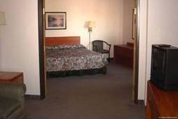 MAXFIELDS INN (Stanton)